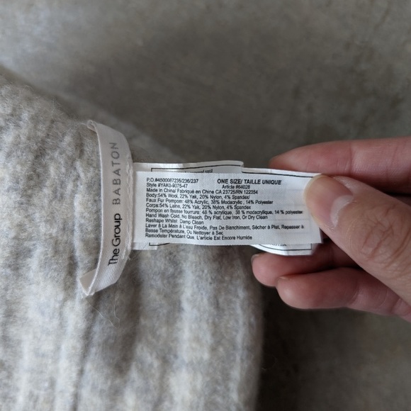 Aritzia Babaton Pom Cuff Beanie - Picture 2 of 2